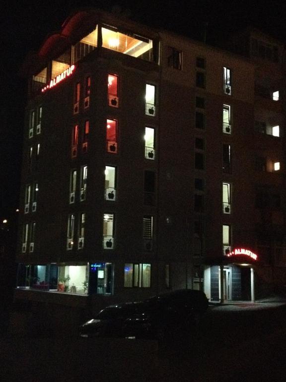 Hotel Almatur Yusufeli Екстериор снимка